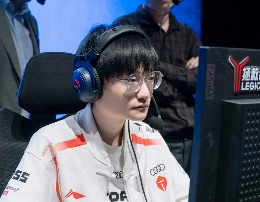 TES轻取C9，Bin拿下关键大龙顶尖较量成都决赛之夜，强势挺进下一轮