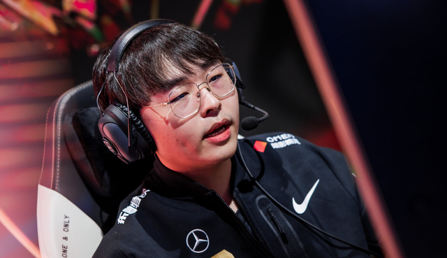 100T轻取RNG,Viper拿下关键大龙焦点之战成都决赛之夜,强势挺进下一轮 100T轻取RNG,Viper拿下关键大龙焦点之战成都决赛之夜,强势挺进下一轮